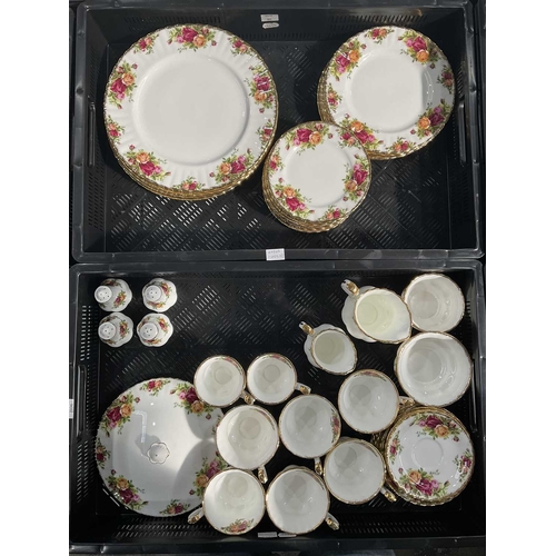 41 - Royal Albert, gilded 'Old Country Roses' pattern tea and dinner service, including cups, sugar bowls... 