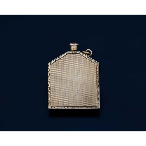 10 - A nine-carat gold novelty vesta or lighter box, modelled in the form of a motor car radiator, the ex... 