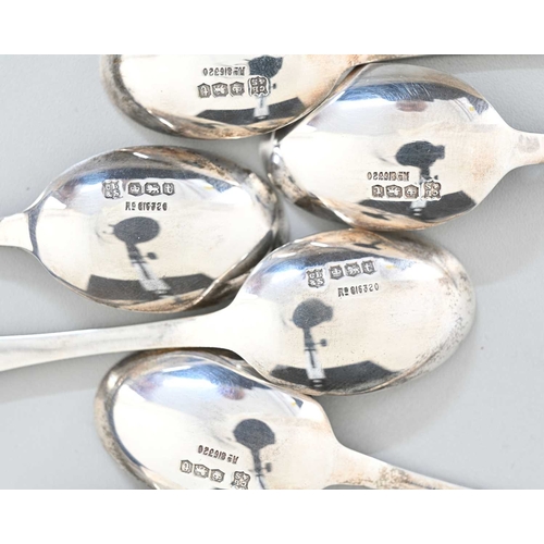 122 - A cased set of commemorative Coronation spoons, 