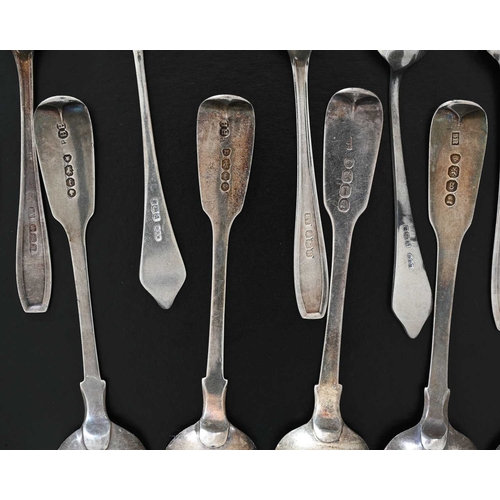 27 - A group of English hallmarked silver teaspoons, to include fiddle, dog nose, and Old English pattern... 