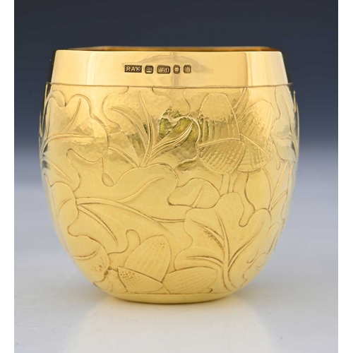 335 - (†) Rod Kelly. An Elizabeth II eighteen-carat gold beaker, four-sided, raised by hand, and chased in... 