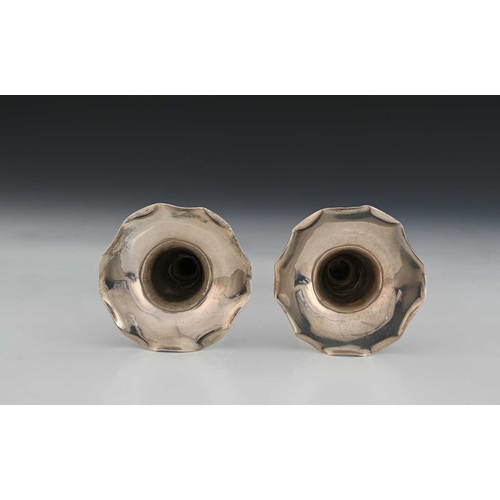 89 - China. A pair of late nineteenth or early-twentieth-century Chinese export silver posy vases, each o... 