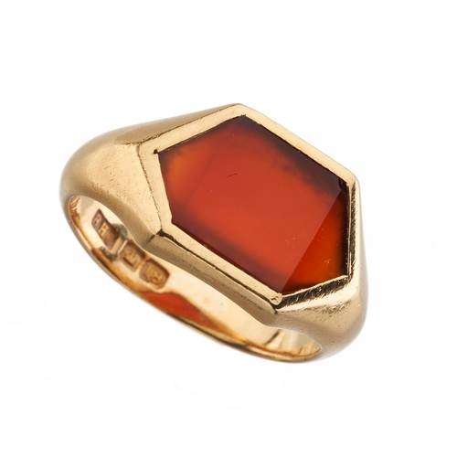 137 - An 18ct gold carnelian cabochon signet ring, hallmarks for 18ct gold, ring size I1/2, 5.6g