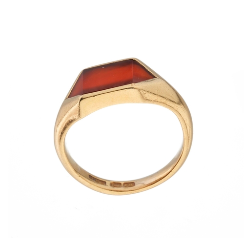 137 - An 18ct gold carnelian cabochon signet ring, hallmarks for 18ct gold, ring size I1/2, 5.6g