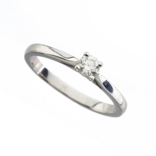 175 - An 18ct gold brilliant-cut diamond single-stone ring, with slightly tapered shoulders, diamond estim... 