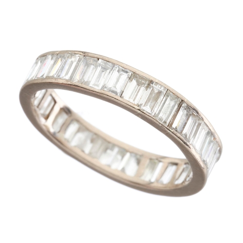 198 - A rectangular-shape diamond full eternity ring, estimated total diamond weight 2.80ct, G-H colour, V... 