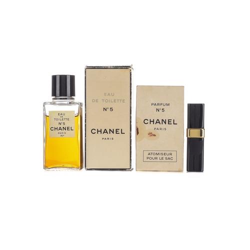 335 - Chanel, a selection of perfume bottles, to include a rare vintage perfume splash bottle of No.5 Eau ... 