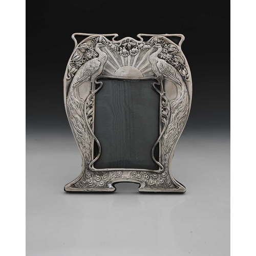 158 - An Elizabeth II silver photo frame, in the Art Nouveau style, Paul Vernon Fitchie, London 1989, lyre... 