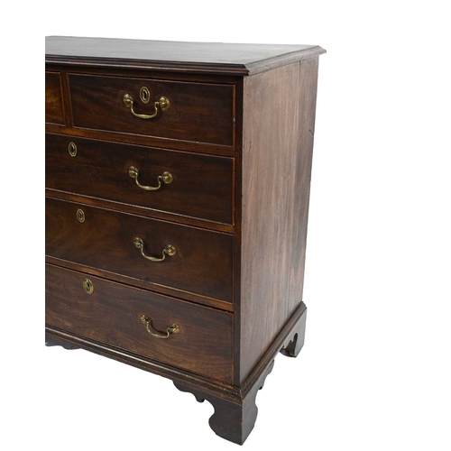 367 - A George III mahogany chest of drawers, c.1790, moulded top over two short and three long graduated ... 