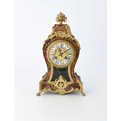 393 - A French boulle work bracket clock, late 19th or early 20th Century, of Louis XV design, balloon sha... 