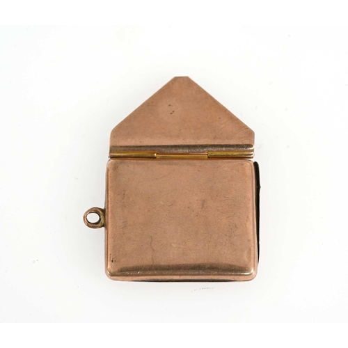 4 - An early 20th century 9ct gold novelty stamp holder, modelled as an envelope, hallmarks for Chester,... 