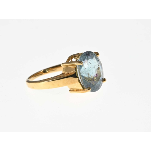 41 - An 18ct gold blue tourmaline single-stone ring, with pierced openwork gallery, tourmaline estimated ... 