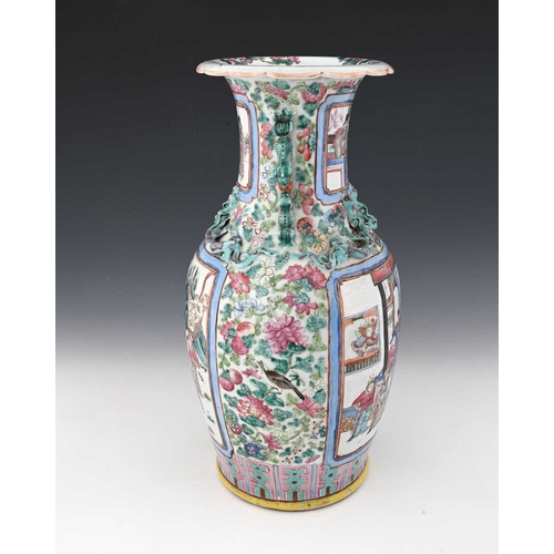 411 - A Chinese famille rose vase, shouldered form with lizard moulded neck and dog handles, decorated wit... 