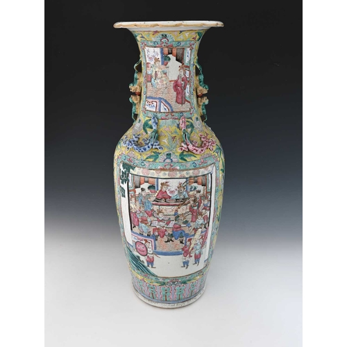 412 - A Chinese famille rose vase, shouldered form with lizard moulded neck and dog handles, decorated wit... 