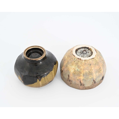 796 - Chris Carter (British, 1945), two stoneware faceted bowls, maker’s marks to the underside, largest 1... 