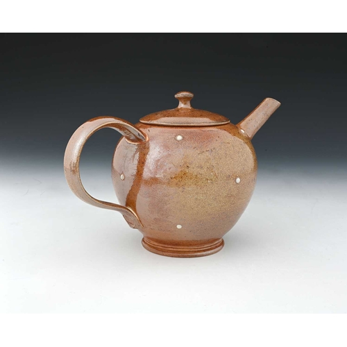 800 - Alistair Young (British, 20th/21st Century), a fine salt-glazed teapot, decorated with porcelain pol... 