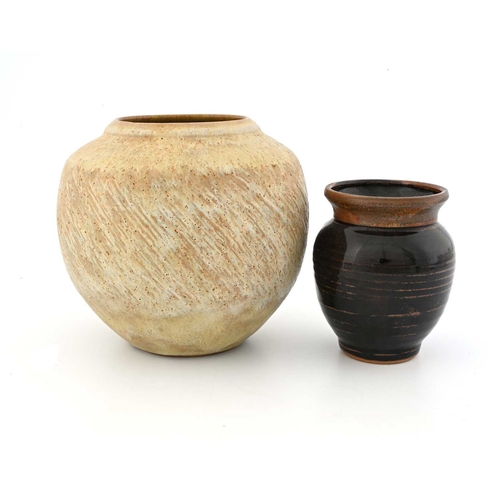 806 - Chris Carter (British, 1945), two stoneware vases, the larger piece decorated internally with a Tenm... 