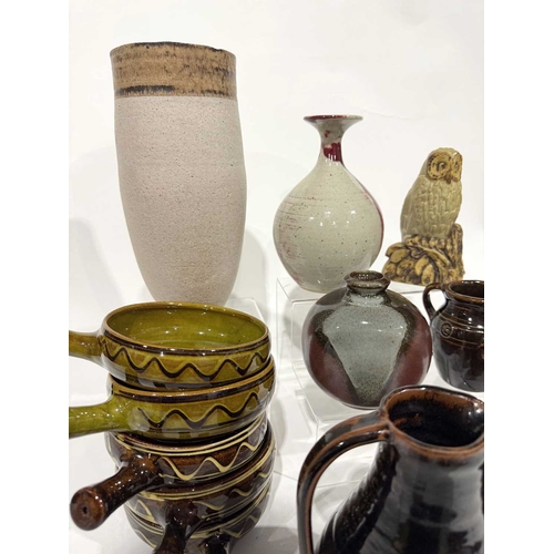 15 - A collection of 20th century and later studio pottery; including Jennifer Lee style stoneware vase, ... 