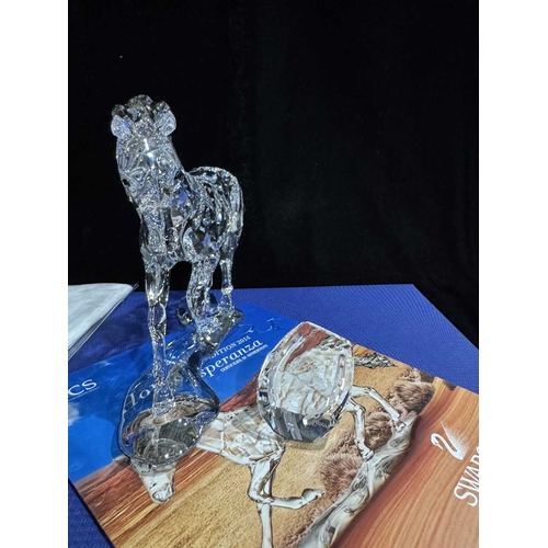 263 - A Swarovski Crystal figure 'Horse Esperanza', SCS Annual Edition 2014 with plaque and gloves, certif... 