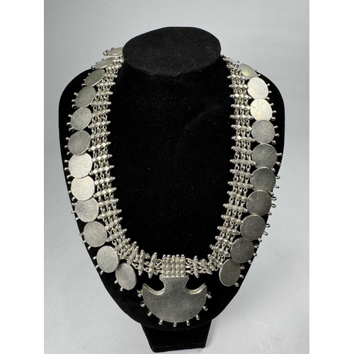 649 - An early 20th century Indian silver necklace, length 41cm, 155.7g