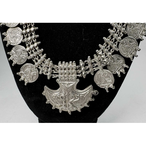 649 - An early 20th century Indian silver necklace, length 41cm, 155.7g