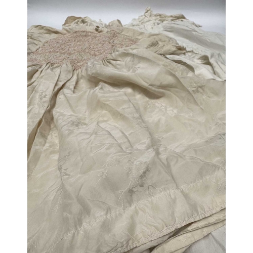 69 - A collection of lace, linen and damask, 19th-20th century, also including baby/dolls clothing, chris... 