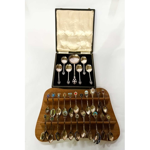 81 - A collection of watches and silver plated flatware, including a boxed set of Edwardian fruit spoons ... 