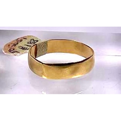 613 - An Edwardian 22ct gold wedding band ring, hallmarks for Birmingham 1903, ring size O, 2g