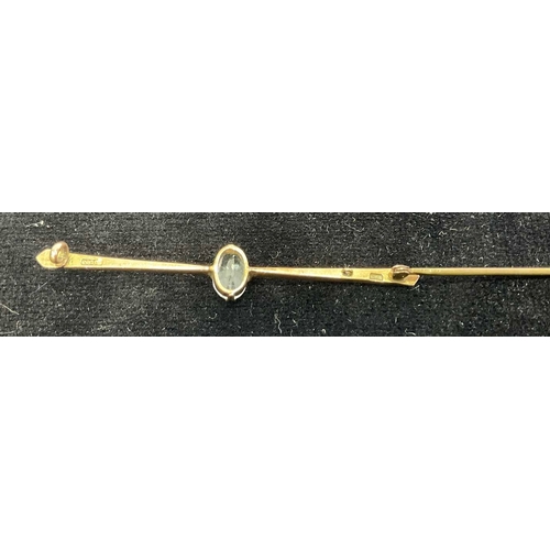 589 - An early 20th century 9ct gold aquamarine single-stone bar brooch, maker's marks for Northern Goldsm... 