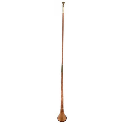 203 - A 20th century copper coaching horn, 125cm long (1)