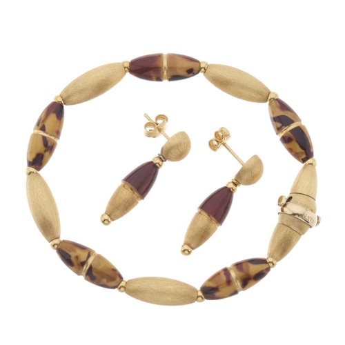 177 - An 18ct gold enamel bracelet, together with a pair of matching drop earrings, both stamped 18KT Ital... 