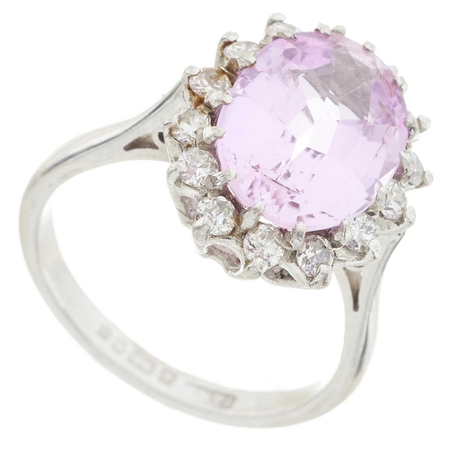 62 - An 18ct gold pink topaz and circular-cut diamond cluster ring, topaz estimated weight 4ct, estimated... 