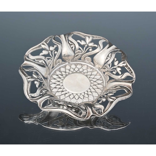 104 - Hilda Pemberton (attributed) for Liberty and Co., an Arts and Crafts silver reticulated dish, Willia... 