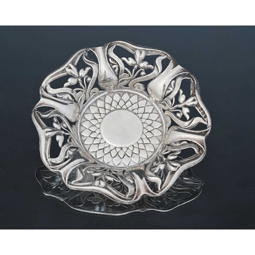 104 - Hilda Pemberton (attributed) for Liberty and Co., an Arts and Crafts silver reticulated dish, Willia... 