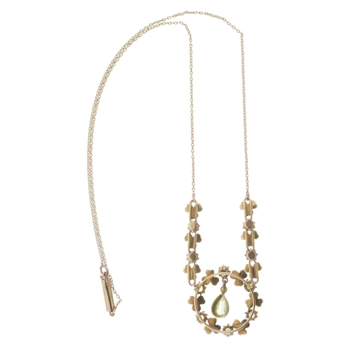 13 - An Edwardian 15ct gold peridot and split pearl wreath necklace, with later 9ct gold barrel clasp, pe... 
