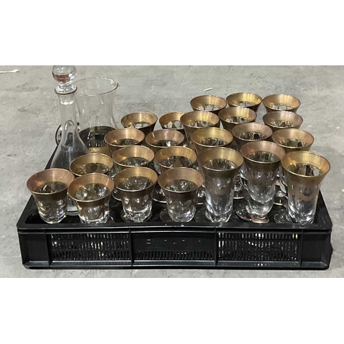 77 - A collection of Arte Italica 'Medici' flutes H: 19.5cm and wine glasses H: 14.5cm decorated in gilt ... 