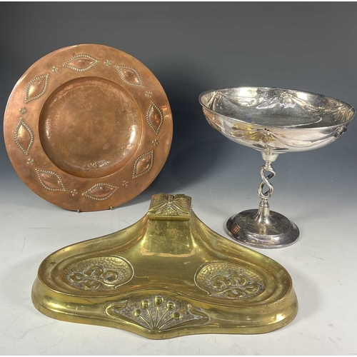 427 - A French Art Nouveau cast brass ink stand with glass inkwell, stamped to the underside stamped 'H.D.... 