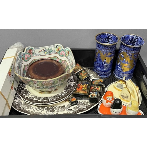 99 - A pair of James Kent Ye Olde Foley Ware oriental style cylindrical blue and white vases, height 18cm... 