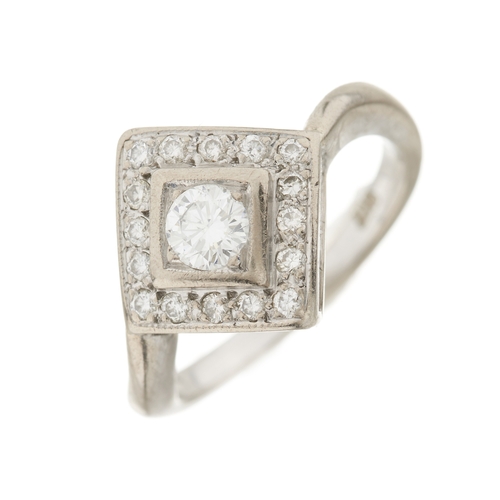 100 - An 18ct gold brilliant-cut diamond cluster dress ring, estimated total diamond weight 0.50ct, H-I co... 
