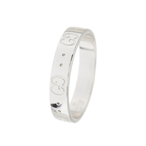 137 - Gucci, an 18ct white gold Icon band ring, signed Gucci, Italian assay marks, Gucci size 14, ring siz... 