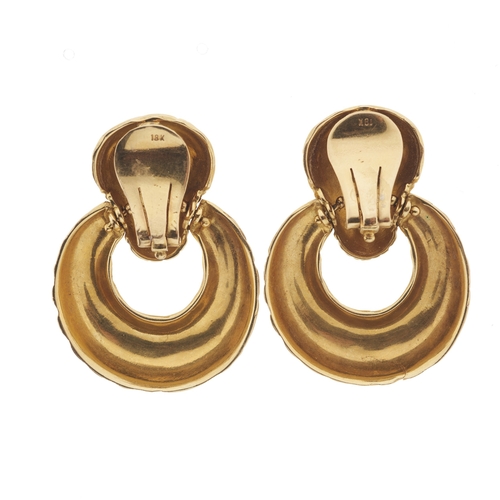 143 - Vourakis (attributed), a pair of 18ct gold textured clip earrings, mount stamped 750, length 4.1cm, ... 