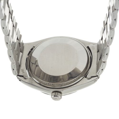 226 - 
Rolex 
An Oyster Perpetual bracelet watch
Case: Signed. Stainless steel. Reference 1002. Serial 18x... 