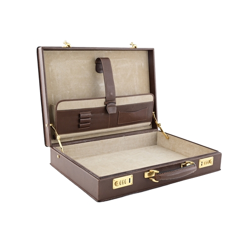 355 - Gucci, a vintage leather briefcase, designed with a brown leather exterior, gold-tone hardware, comb... 