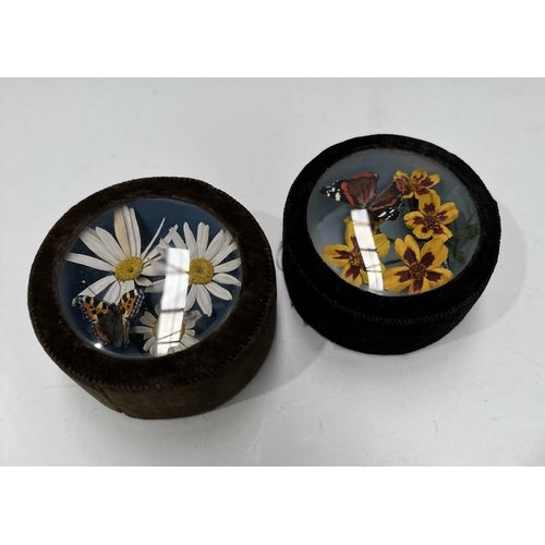 125 - A mixed collection of trinkets to include a cut glass mushroom table lamp h: 27cm, a Bayel crystal c... 