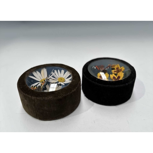 125 - A mixed collection of trinkets to include a cut glass mushroom table lamp h: 27cm, a Bayel crystal c... 