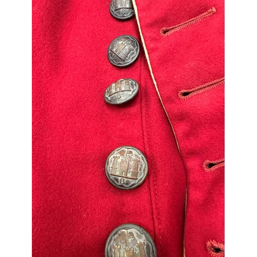 171 - A 6th Inniskilling Dragoons, full dress tunic made from scarlet cloth, cream cloth to cuffs and coll... 
