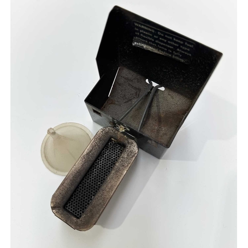 173 - A Mamod TE1A steam engine with drive stick/ steering rod l: 25.5cm, h: 17cm