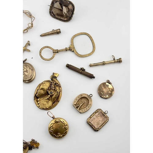 338 - A selection of mainly late Victorian/early 20th century jewellery, to include a smokey quartz brooch... 
