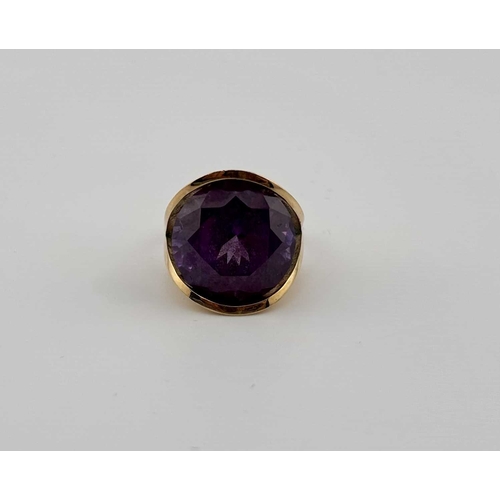 418 - A synthetic colour-change sapphire single-stone ring, with removable inner sizing band, stamped MEXI... 