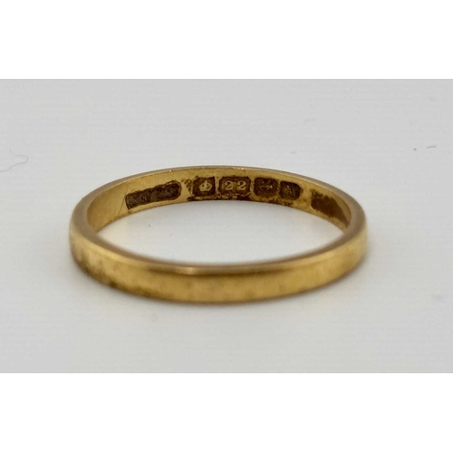 419 - An early 20th century 22ct gold band ring, hallmarks for Birmingham 1922, ring size P, width 2.5mm, ... 